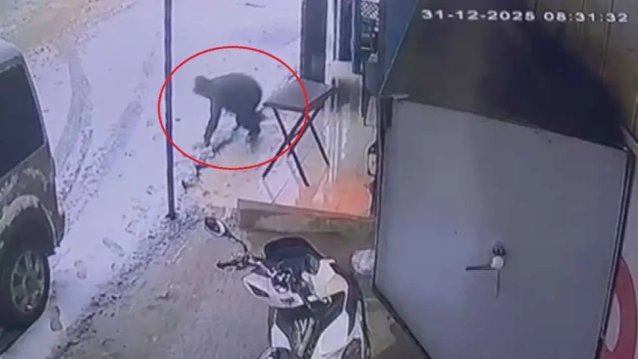 Hatay’da Kar Yağışı Fayansı Tuzağa Çevirdi: Basanlar Sırayla Kaydı! 2